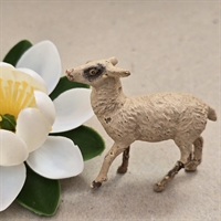 raahvidt-lam-gammelt-patineret-lille-legetoejs-dyr